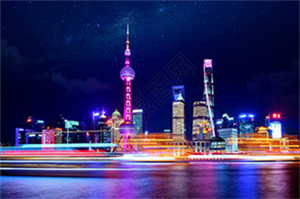 品尝传统甜品：赫利湄